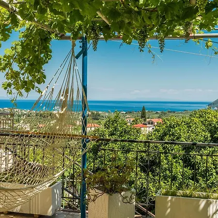 Holiday home Irida's