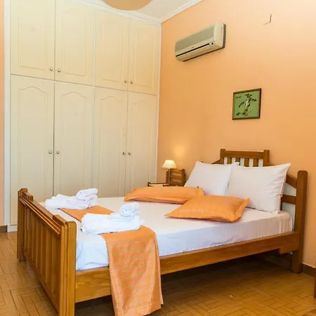 Holiday home Irida's